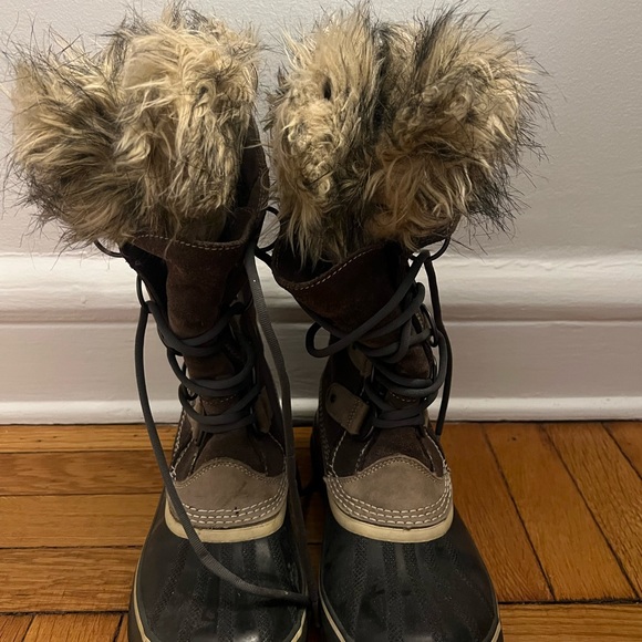 Sorel Joan of Arc Furry Brown Black Winter Snow Boot - Size 9 - Picture 2 of 5